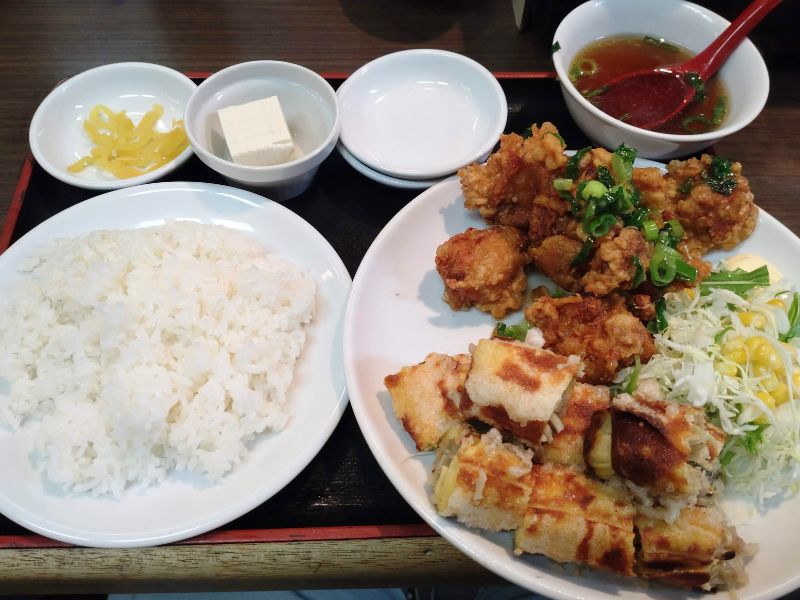 大洋軒の春巻と鶏のからあげ定食