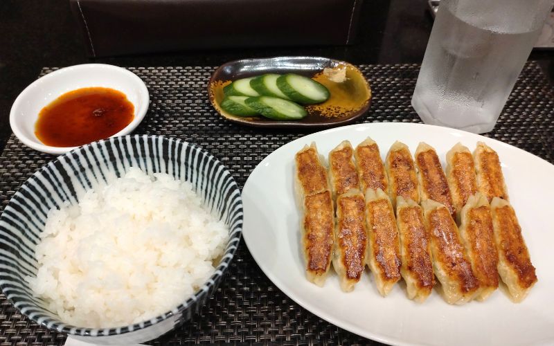 チャンピオンの焼き餃子定食