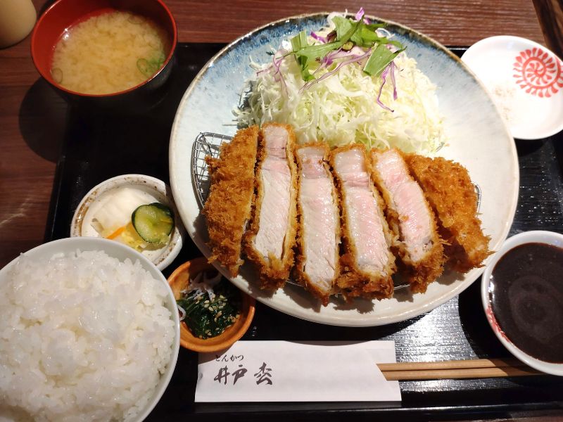 井戸枩さんのとんかつ定食