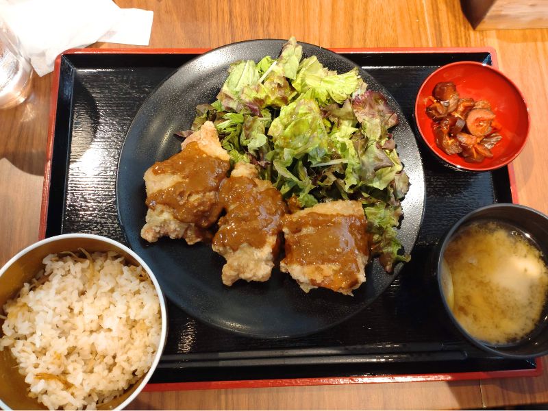 なるとやキッチンの山椒ざんぎ定食