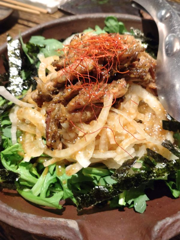 咲鳥やの菊菜とせせりの和風サラダ