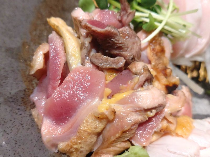 咲鳥やの刺身盛り合わせ鳥タタキ