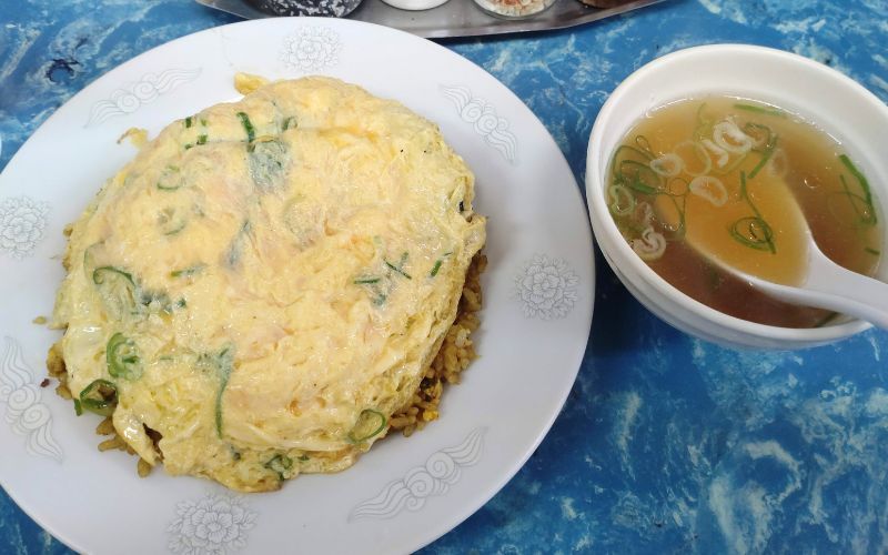 桃園の天津カレー焼き飯