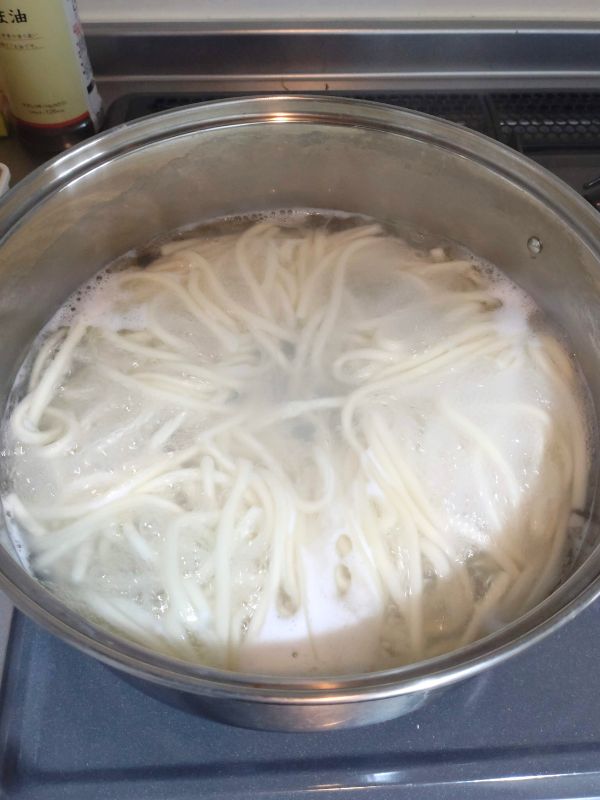 ふるいちのぶっかけうどん調理中