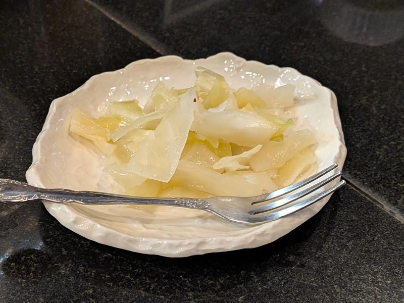 カルダモンのキャベツのピクルス