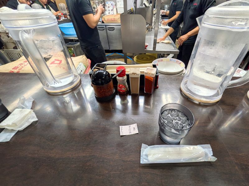 新福菜館の内観