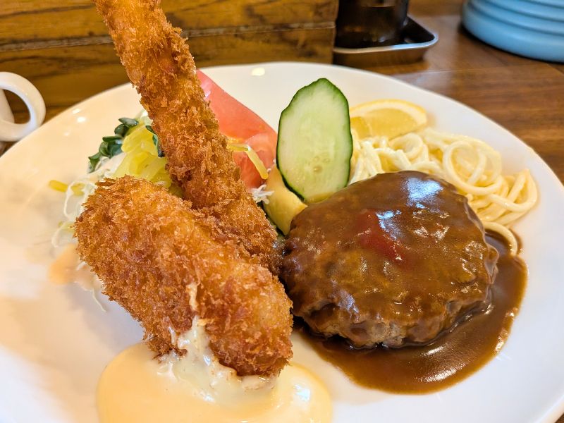 レストランかめやのハンバーグ、白身フライ、エビフライ