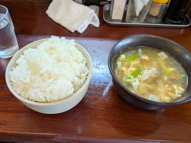 新富士本店のごはんと豚汁