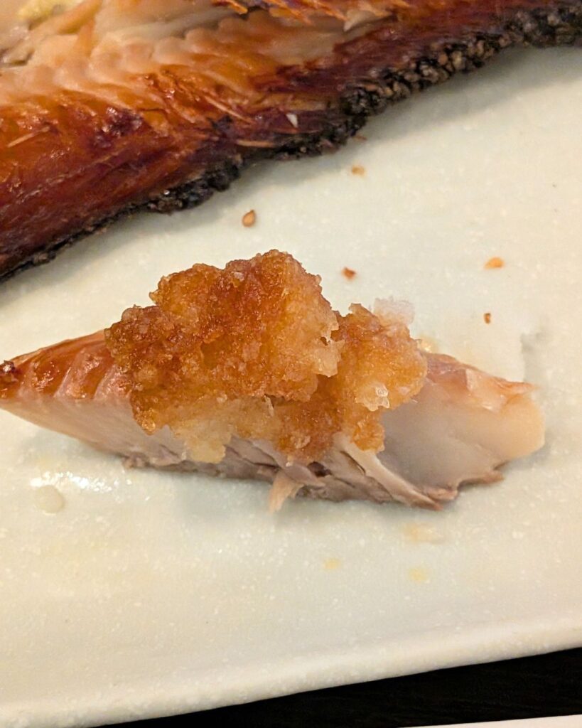 ひものに大根おろしを乗せて