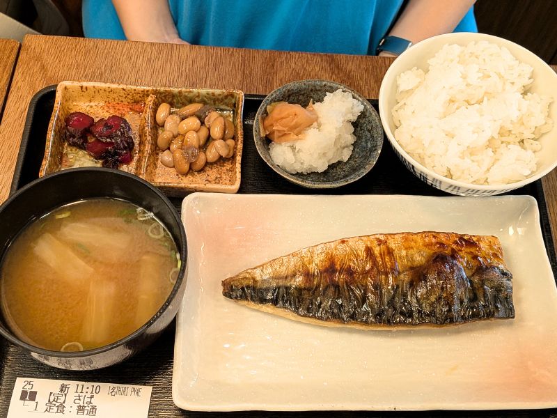 ひもの野郎のとろさば定食